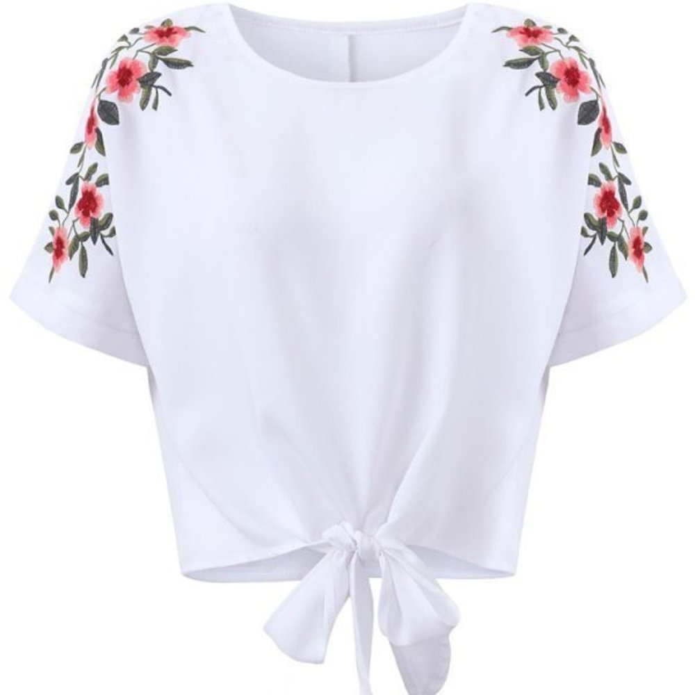 Ouevre Embroidered crop top